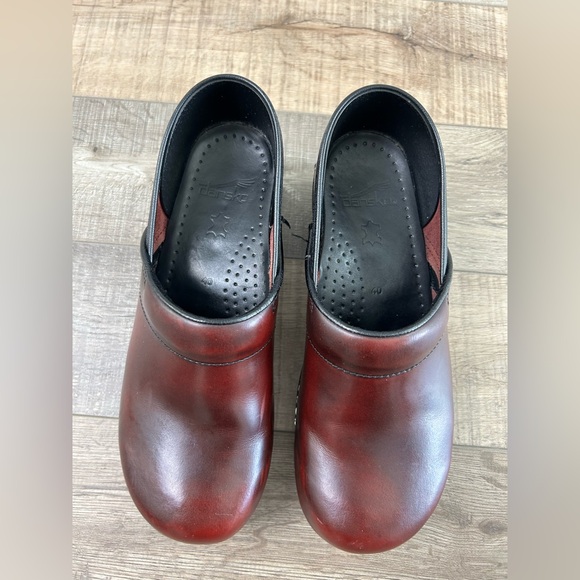 Dansko Professional - Cordovan Cabrio Clog - EUC  - Size 40 or 9.5 to 10 - Picture 4 of 11